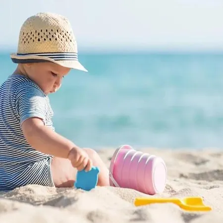 Close To The Beach, Playground Apartamento *